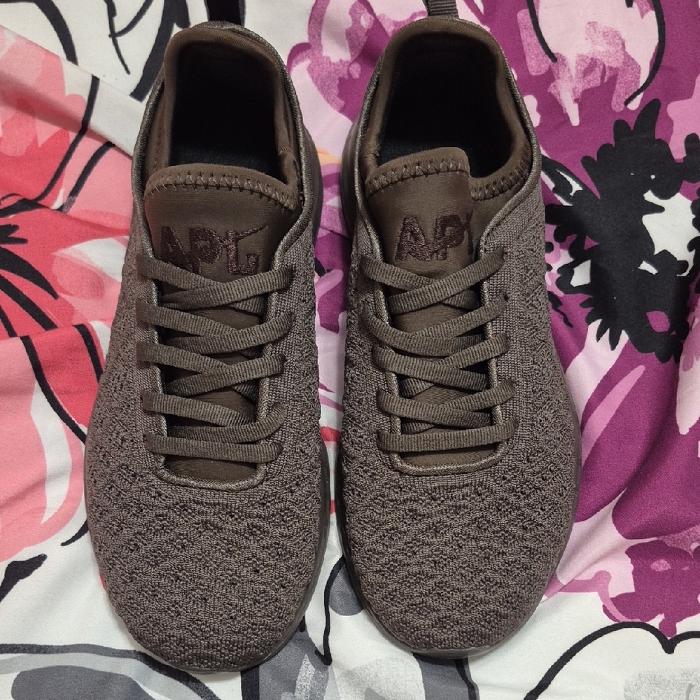 APL TechLoom Breeze Sneakers in Brown Size 6